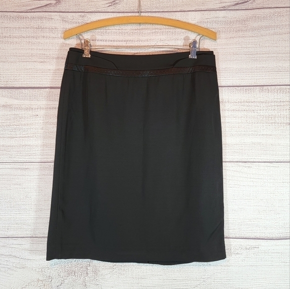 𝅺Minimum Pencil Skirt Black - Picture 1 of 3